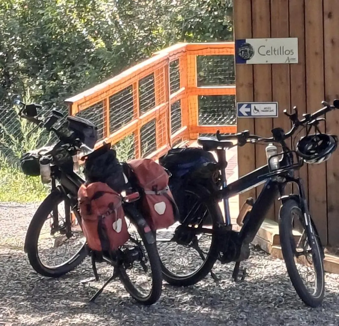 Lodges Arverne Vic-le-Comte Dom wakacyjny